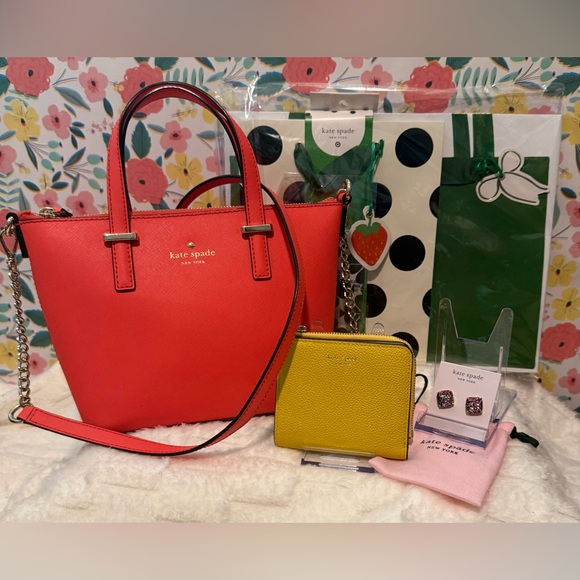 Kate Spade Bundle Tote Crossbody Wallet Earrings Gift Bags Glitter Studs NWT - Picture 1 of 10